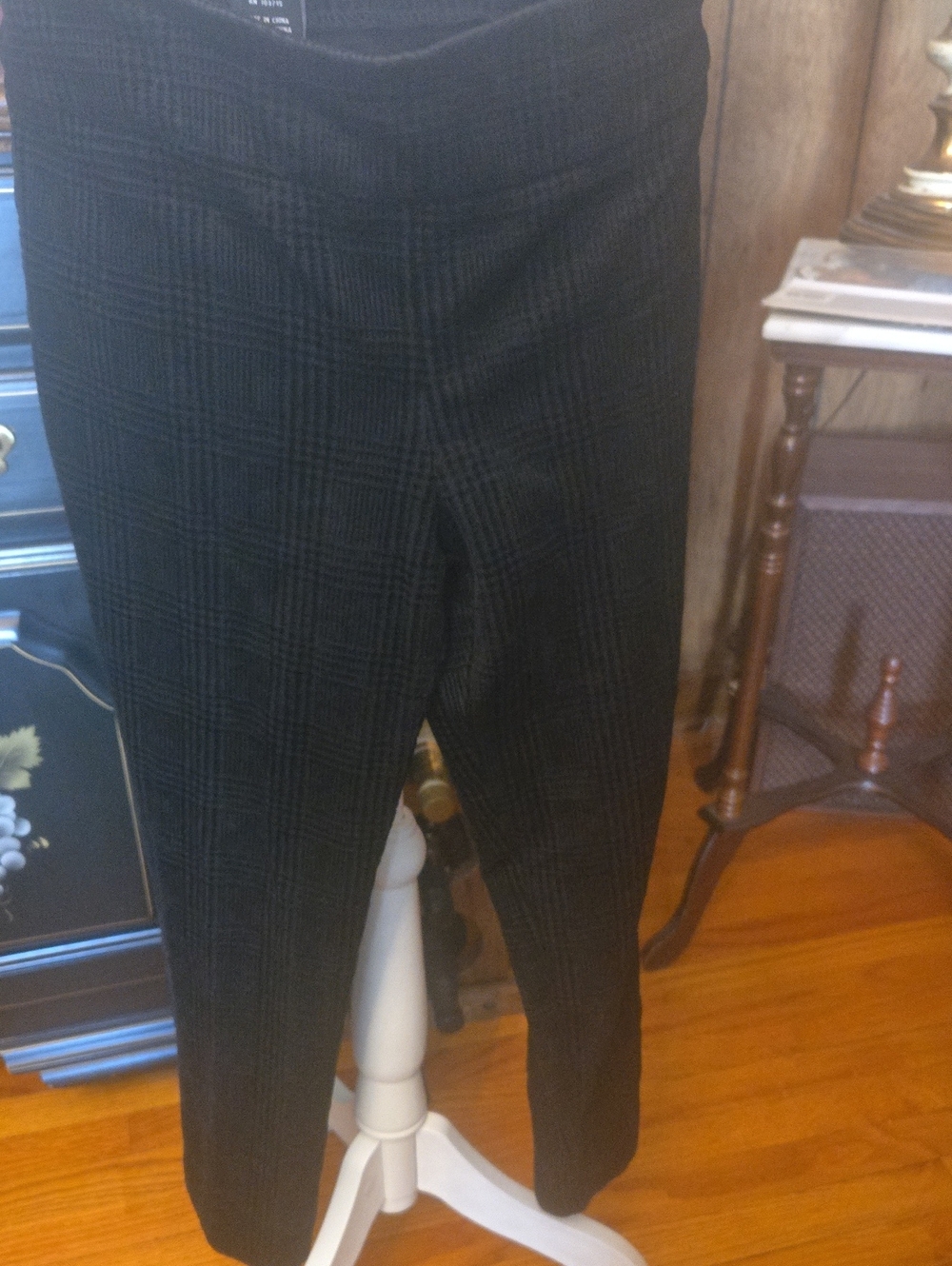 Womens Black Plaided Corduroy Crop Pants